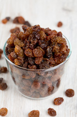 raisins in a bowl