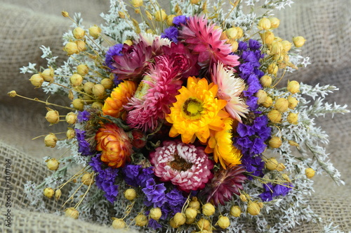 Bunter Blumenstrauß Aus Strohblumen Stock Photo And Royalty Free Bunter Blumenstrauß Aus Strohblumen