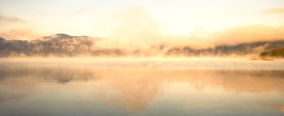 Foto op Canvas 湖と霧 © 7maru
