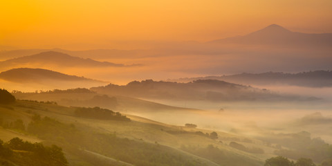 Fototapeta na wymiar Tuscan Hills Sunrise