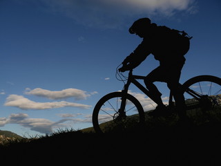 Fototapeta na wymiar silhouette mountain biker