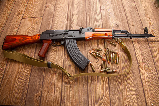 "Automatic Kalashnikov"-Bilder: Stock-Fotos & -Videos. | Adobe Stock
