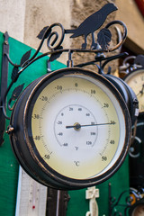nostalgisches Wandthermometer Uhr