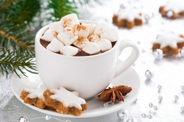 hot chocolate with marshmallows and gingerbread cookie