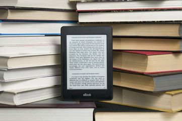 E-reader versus textbook