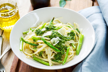 Fettuccine with Asparagus pesto