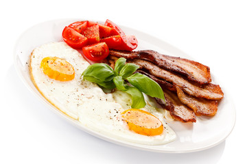 Breakfast - egg, bacon and vegetables