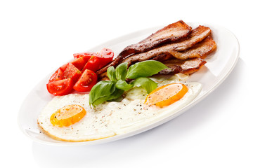 Breakfast - egg, bacon and vegetables