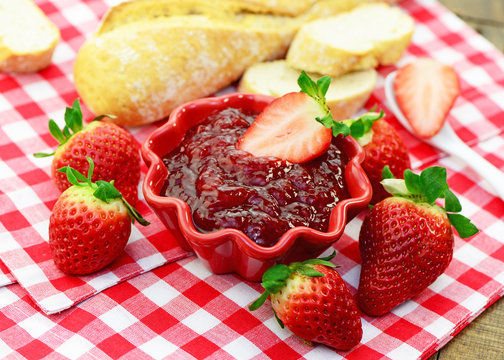 Erdbeeren Konfit&uuml;re