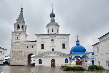Fototapeta na wymiar Свято-Боголюбский женский монастырь, Владимир