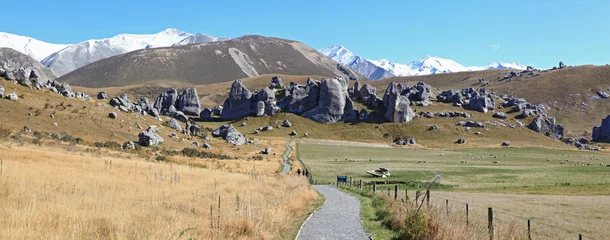 Schilderijen op glas curve pathway at Castle Hill alps mountain range New Zealand © vichie81