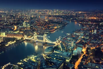 Deurstickers London at night with urban architectures and Tower Bridge © Iakov Kalinin