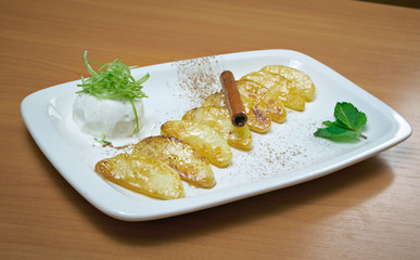 Easy dessert apples baked