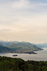 Abenddämmerung am Lago Maggiore in Italien