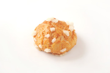 シュケット chouquette フランスのお菓子 白背景