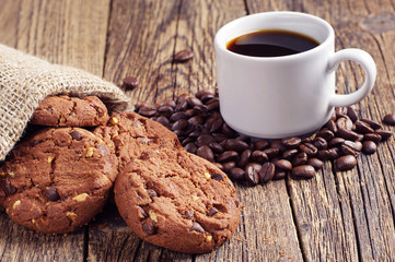 Fototapeta na wymiar Coffee and chocolate cookies