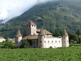 Fototapeta na wymiar Mareccio Castle, Bolzano, Italy