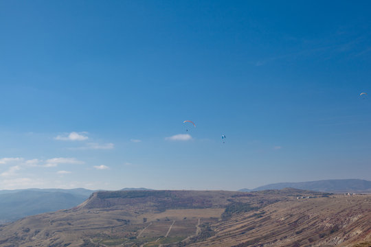 Several flying paparlanes