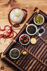 varieties of dry,fragrant tea leaves