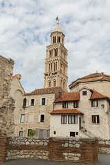 Fototapeta na wymiar Vieille ville de Split et campanile