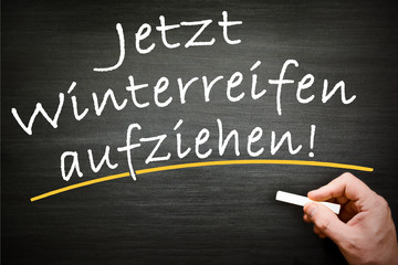 Fototapeta premium jetzt Winterreifen aufziehen