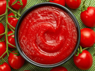 bowl of ketchup or tomato sauce