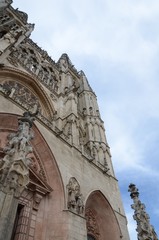 Fototapeta premium Cathédrale Sainte-Marie de Burgos, jour de mariage 