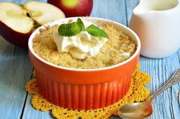 Apple and pear crumble.