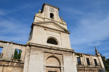 Fototapeta na wymiar Monasterio de San Juan à Burgos, Espagne 