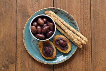 Bread with olive pate