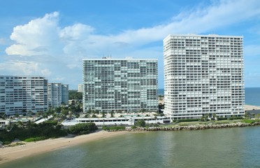 Naklejka premium Views of Fort Lauderdale coastline taken from a cruise ship deck
