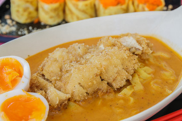 Noodle curry soup