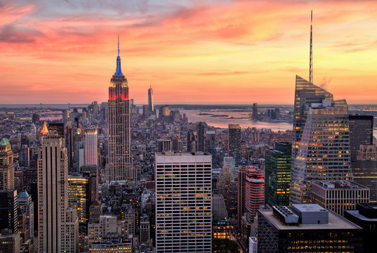 Fototapeta Centrum Nowego Jorku z Empire State Building o zachodzie słońca