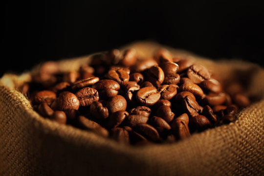 sacchetto con chicchi di caff&egrave;