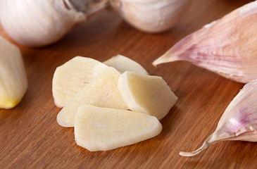 Fototapeta na wymiar Garlic on table