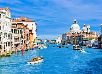 Fototapeta na wymiar Grand Canal and Basilica Santa Maria della Salute, Venice, Italy