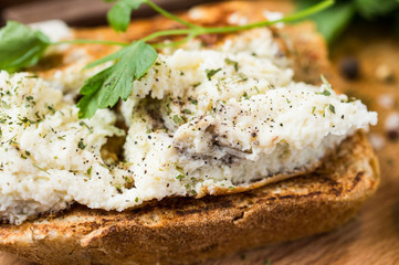 Toast with scrambled eggs