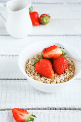 Cereals with fresh berry