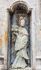 Fototapeta na wymiar Woman Statue