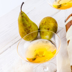 Pear liqueur