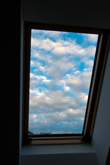 Himmel, Wolken, Dachfenster