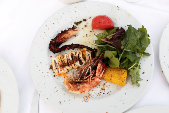 Grilled seafood with vegetables