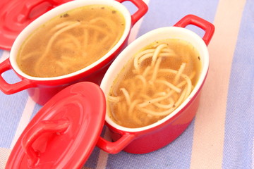 Hühnersuppe mit Nudeln