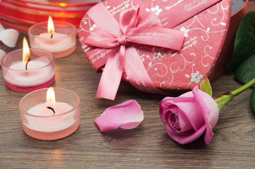 gift box with pink roses