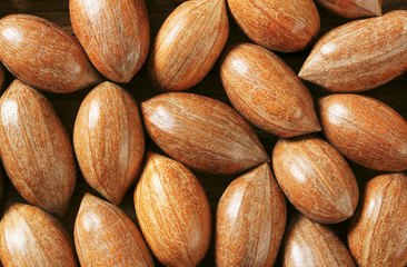 Unshelled pecans