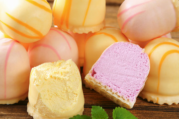 Marshmallow teacakes