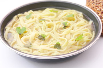 Hühnersuppe mit Nudeln