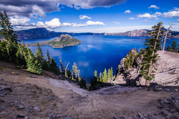 Crater Lake, Oregon © srongkrod