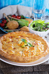 Savory pie with chicken