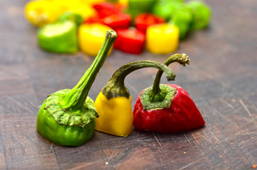 Guindillas troceadas